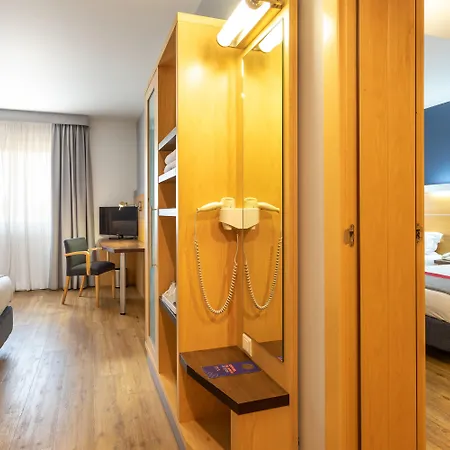 Szálloda Express Lisbon-oeiras, An Ihg 3*