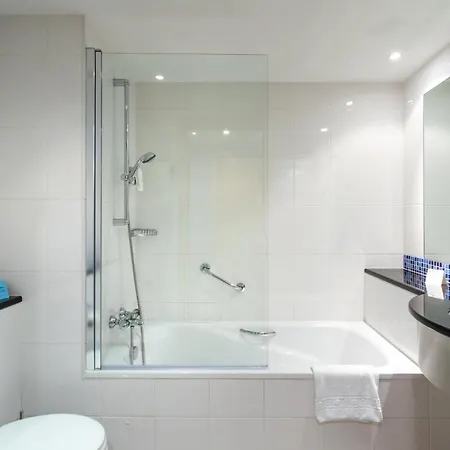 מלון Express Lisbon-oeiras, An Ihg 3*