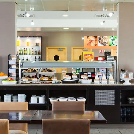 Express Lisbon-oeiras, An Ihg אוייראס