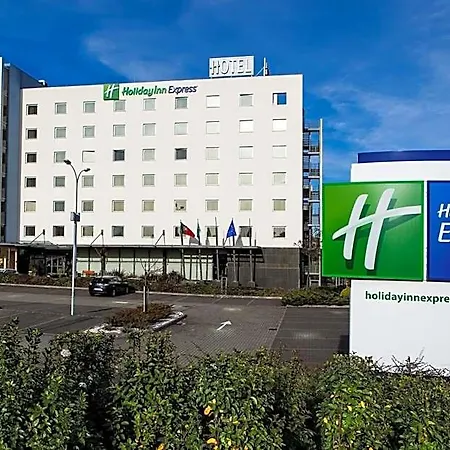 Express Lisbon-oeiras, An Ihg Oeiras