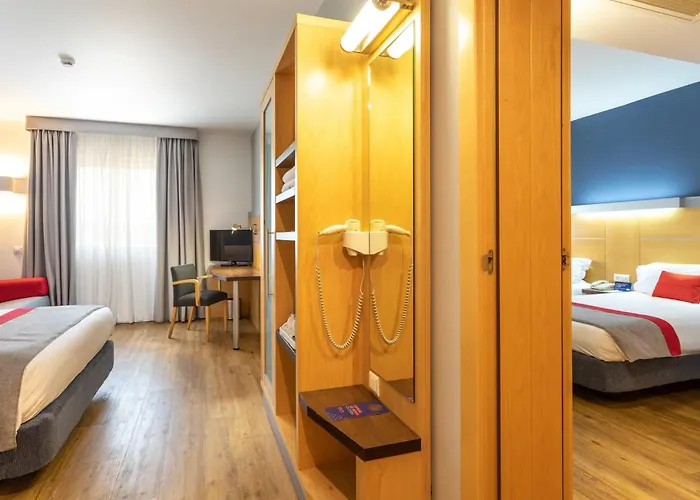 Hotel Express Lisbon-oeiras, An Ihg 3*