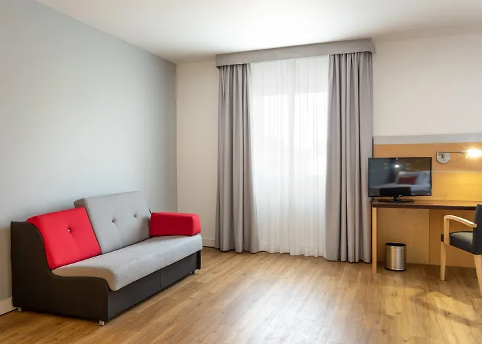 Express Lisbon-oeiras, An Ihg Oeiras